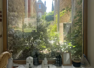 Aménagement intérieur du salon d'une maison à Dinard par RGE 35