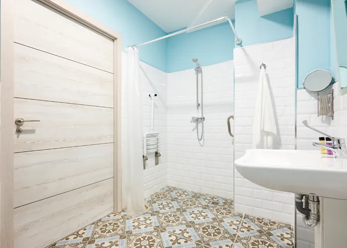 Salle de bain équipée et sécurisée avec RGE 35 à Saint-Malo